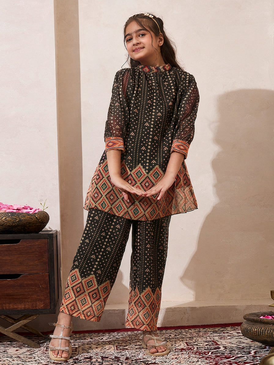 Black Chiffon Bandhani Border Gathered Neck Kurta With Pant