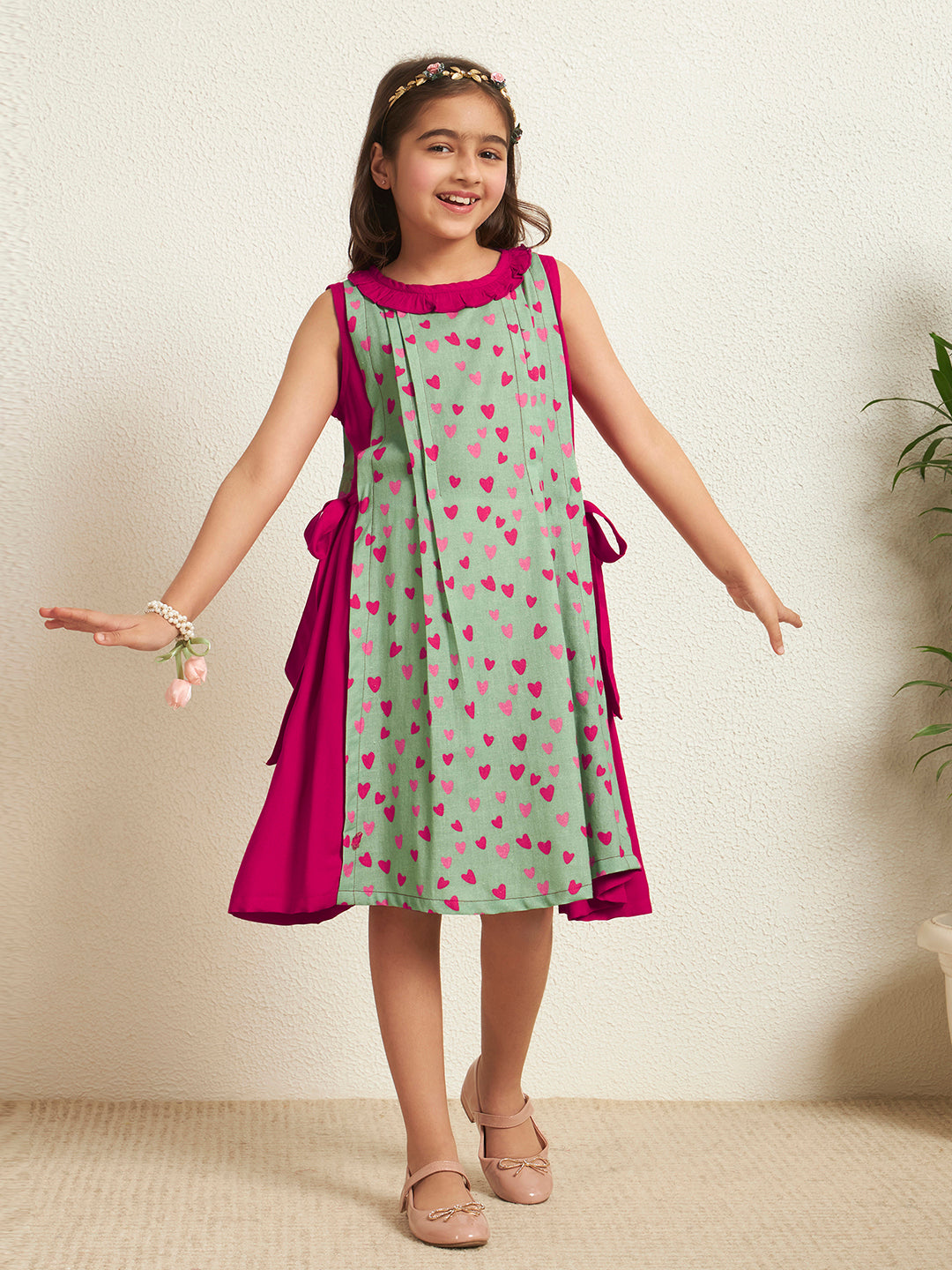 Girl's Green Cotton Flex Heart Print With Solid A-Line Tiered Dress