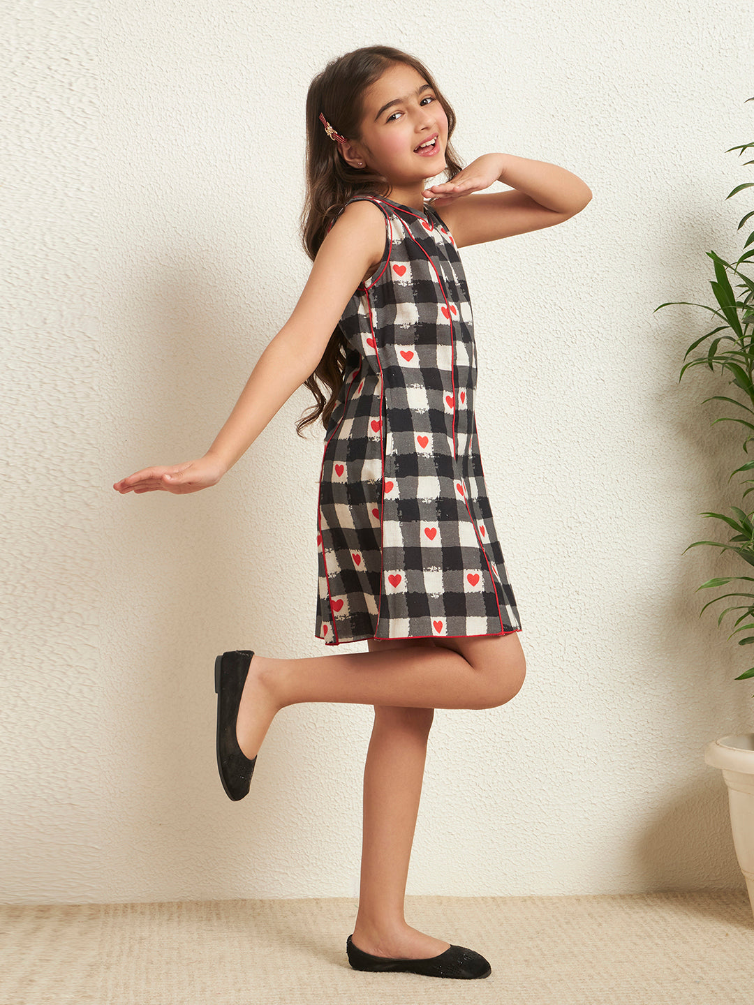 Girl's Black & White Cotton Flex Heart Print Check Knee Length Dress
