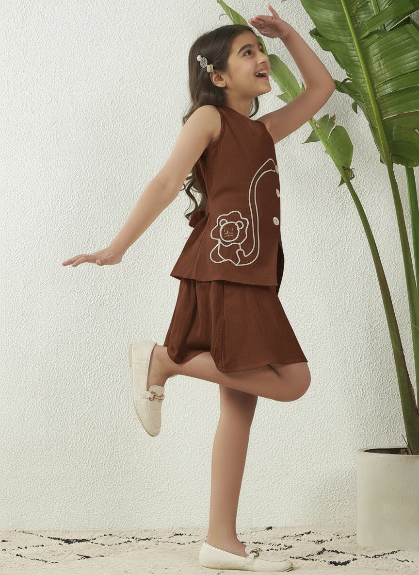 Girls Brown Cotton Flex Blazer & Skirt Set With Lion Motif