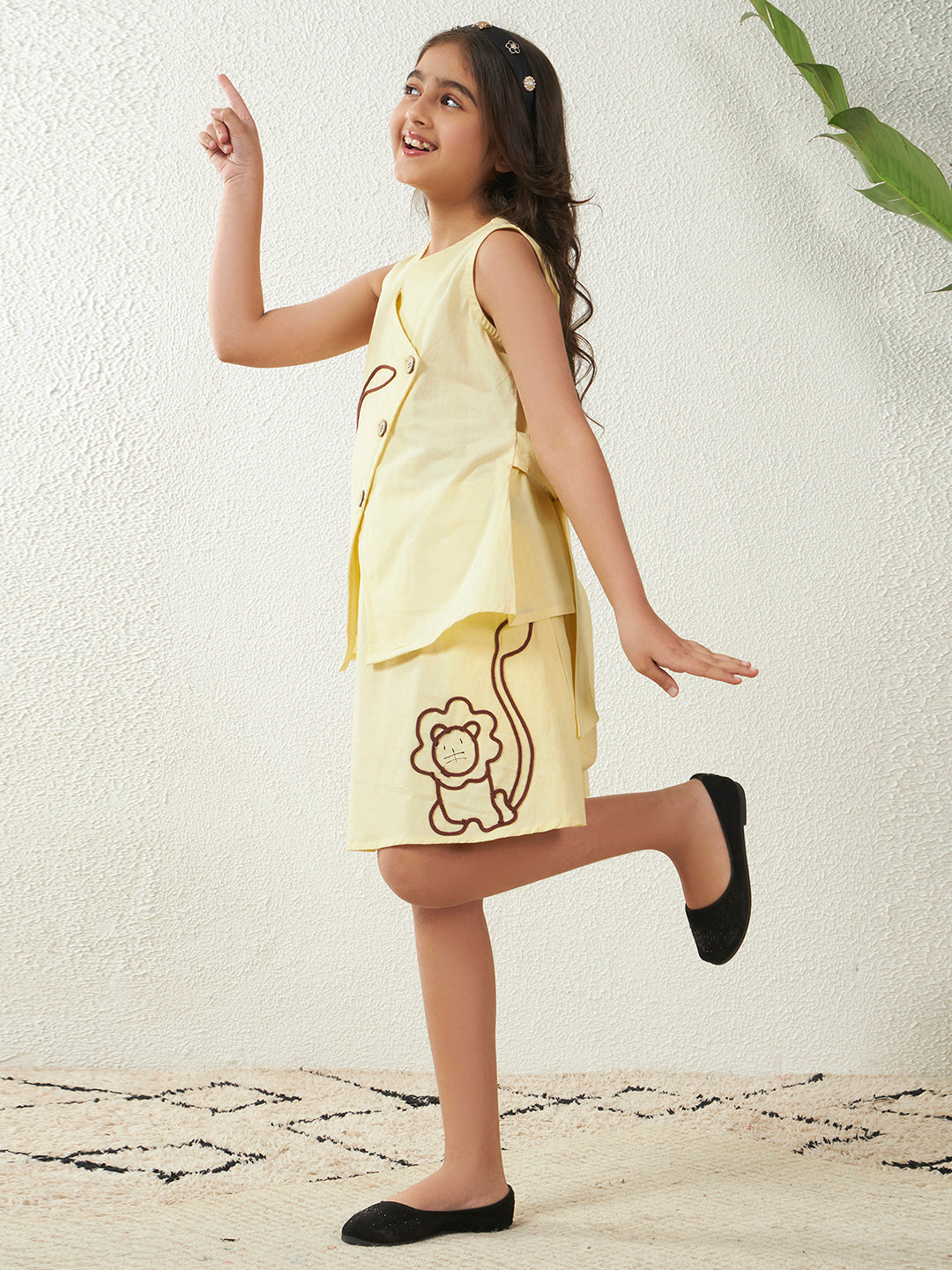 Girls Off White Cotton Poplin Blazer & Skirt Set With Lion Motif