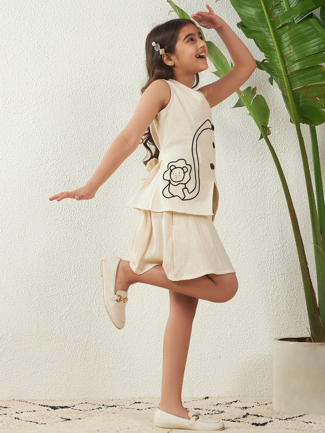 Girls OffWhite Cotton Flex Blazer & Skirt Set With Lion Motif
