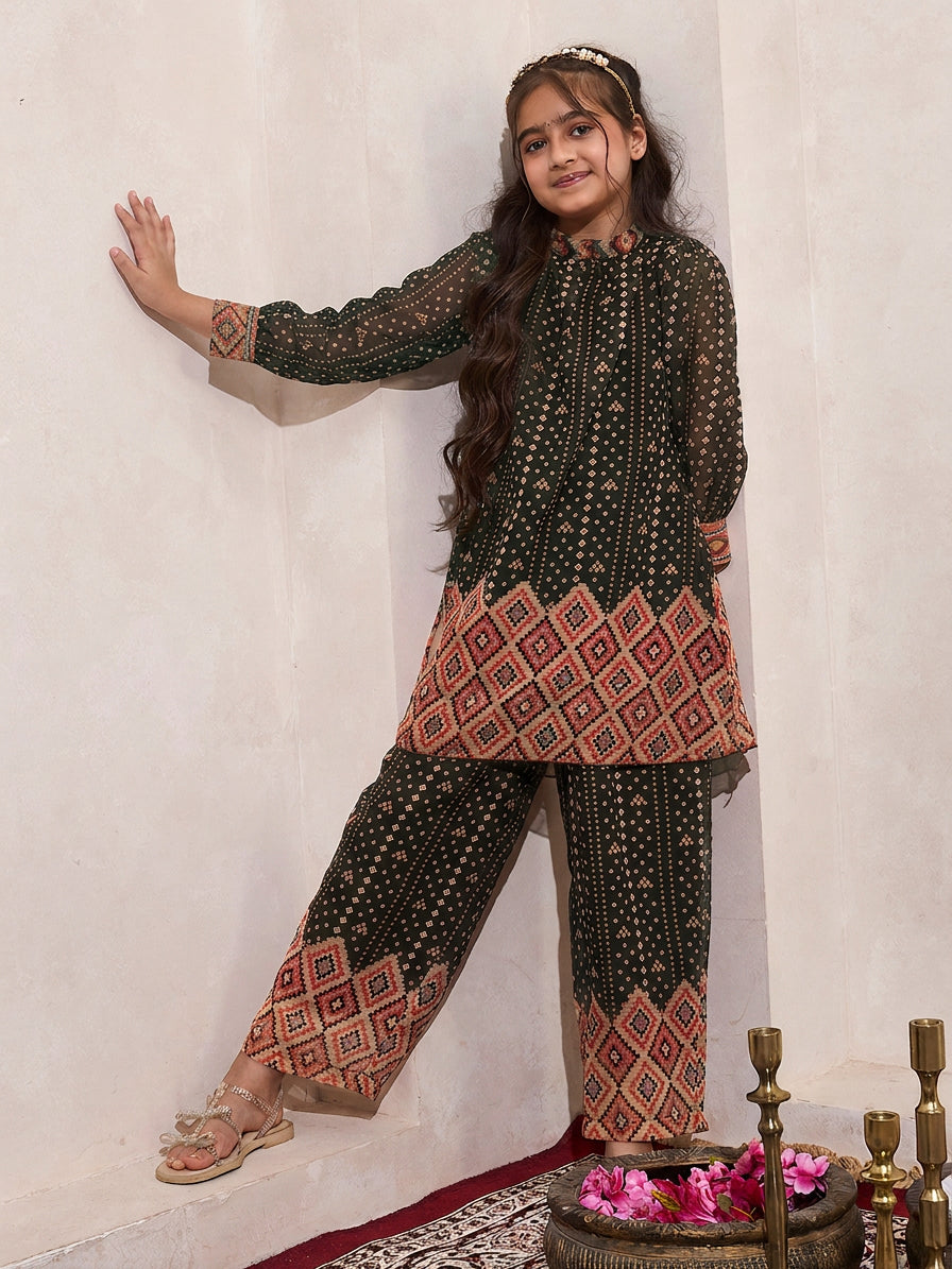 Black Chiffon Bandhani Border Gathered Neck Kurta With Pant